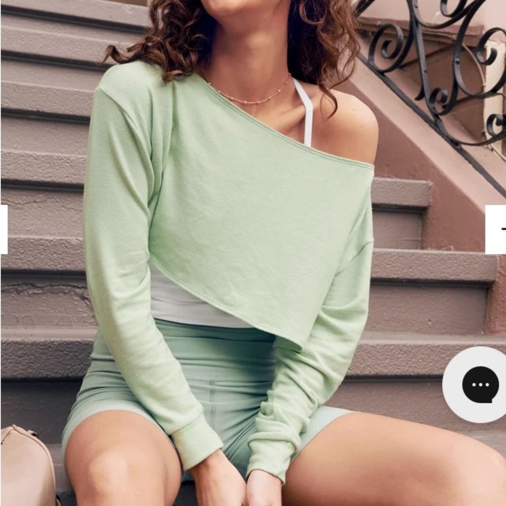 Beyond yoga two way crop